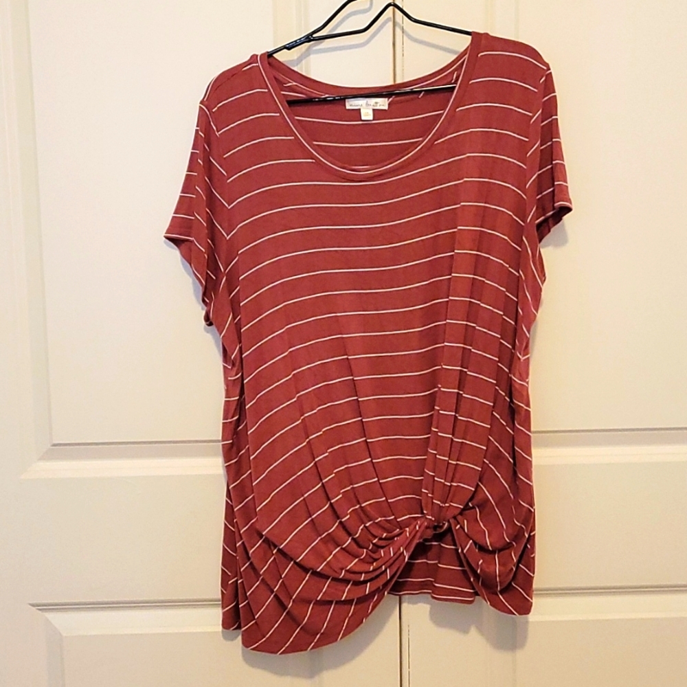 Woman's Nine Britton top size 2x